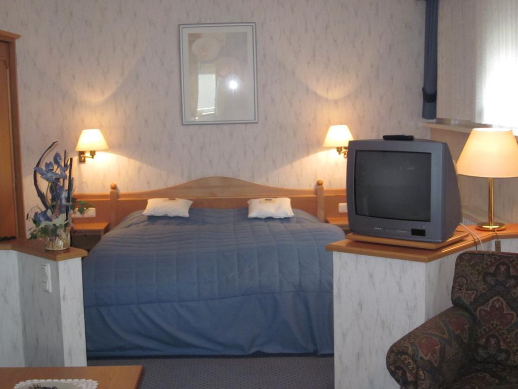 Gasthof Rodachtal Mit Gaestehaus Katharina Schwarzenbach am Wald Room photo